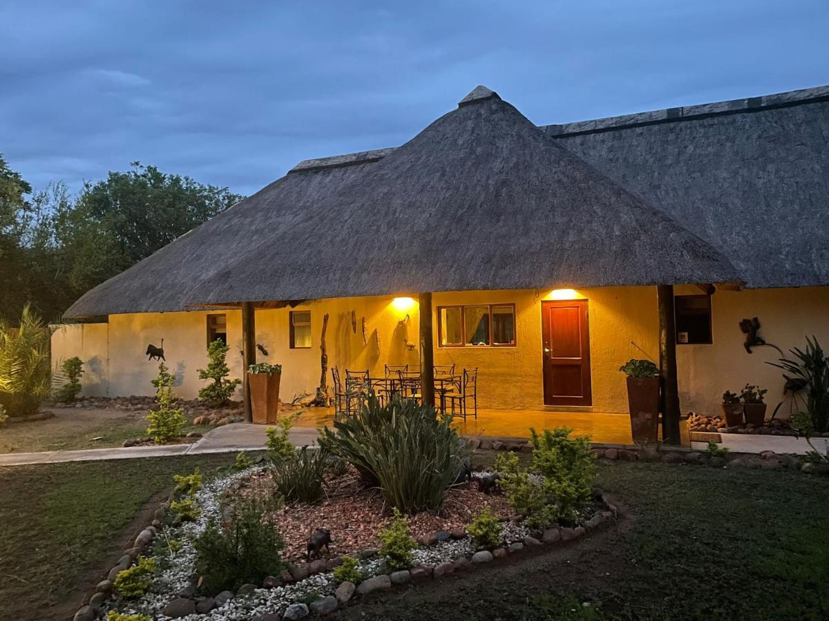 Stunning Mountain Views From A 3-Bedroom Home With Pool Hoedspruit Exterior foto