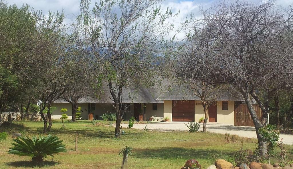 Stunning Mountain Views From A 3-Bedroom Home With Pool Hoedspruit Zimmer foto